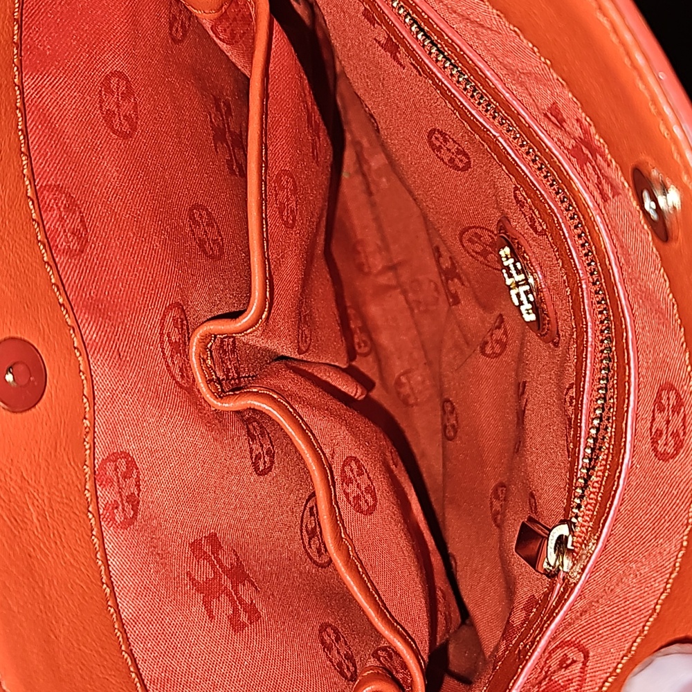 Tory Burch Holly Big Logo crossbody - Picture 6 of 10